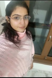 ultra-cute desi dame preety
